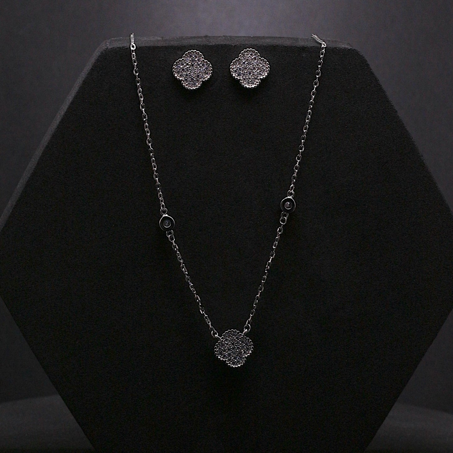 Silver Lea Set