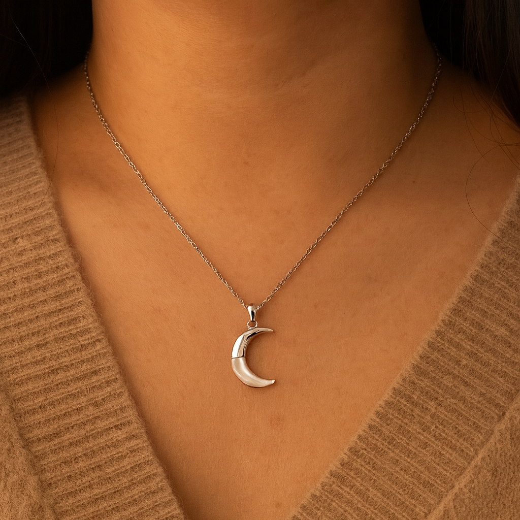 925 Sterling Silver Crescent Moon Necklace