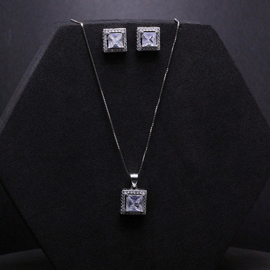 Silver Tia Pendant Set