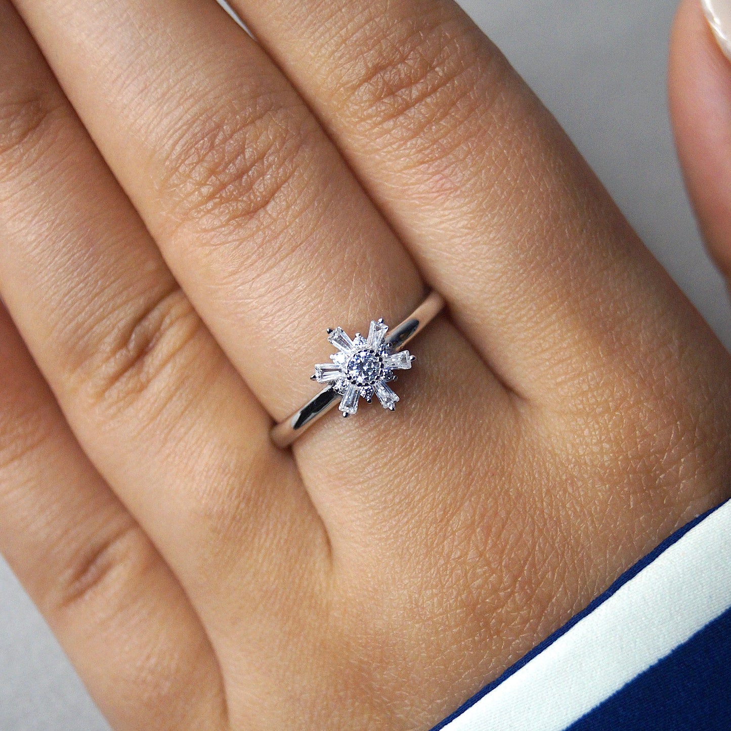 Silver Snowflake Ring