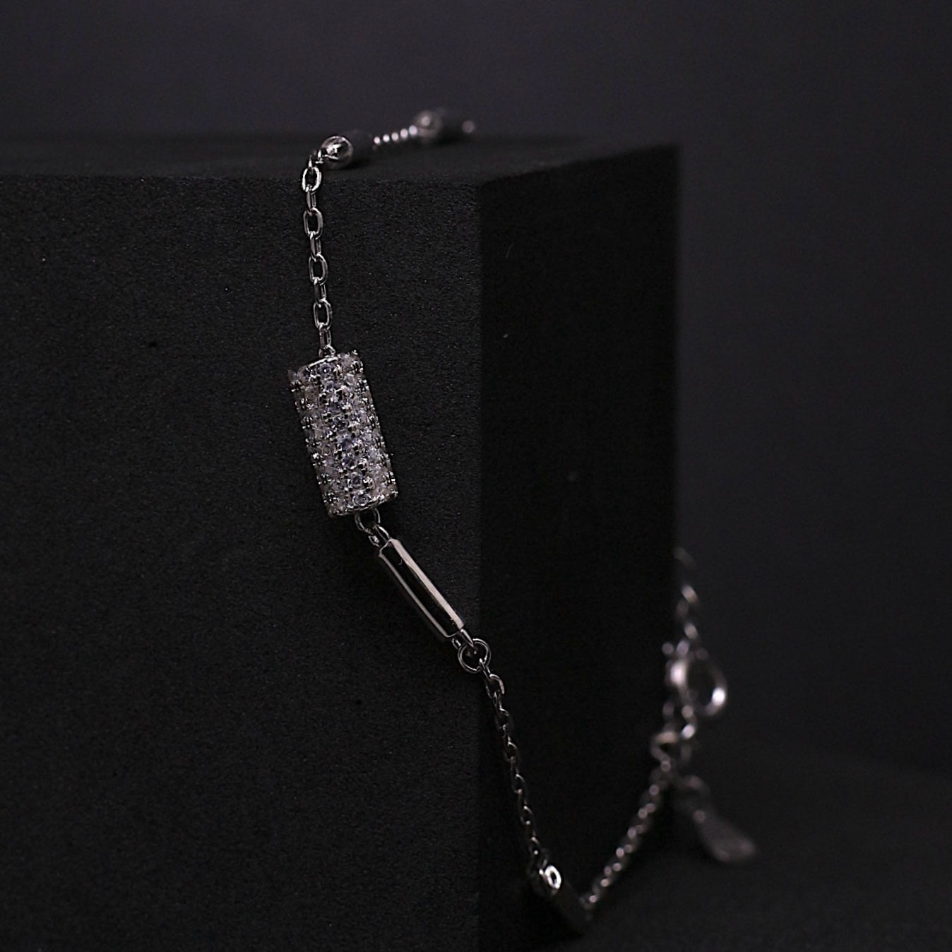 Silver Minimal Moving Bracelet