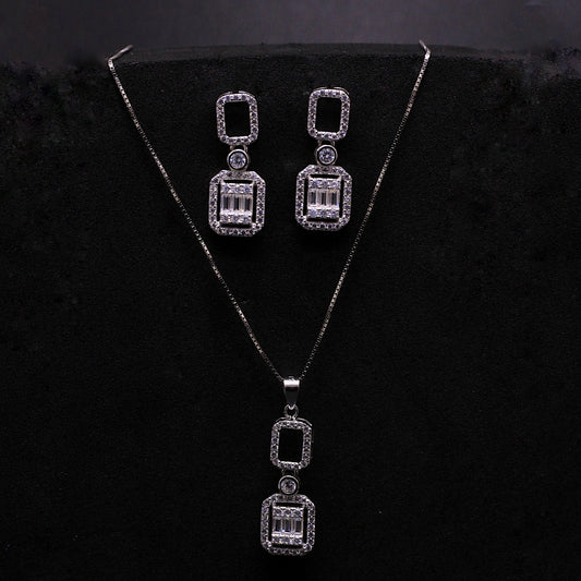 Silver Mira Pendant Set